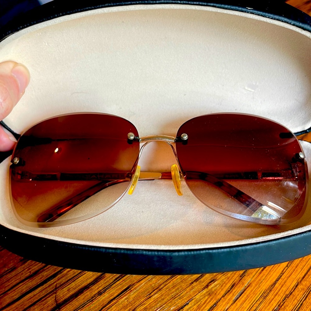 Vintage Beveled Edge Women Tahari Sunglasses Brown Comes With Hard Case TH508
